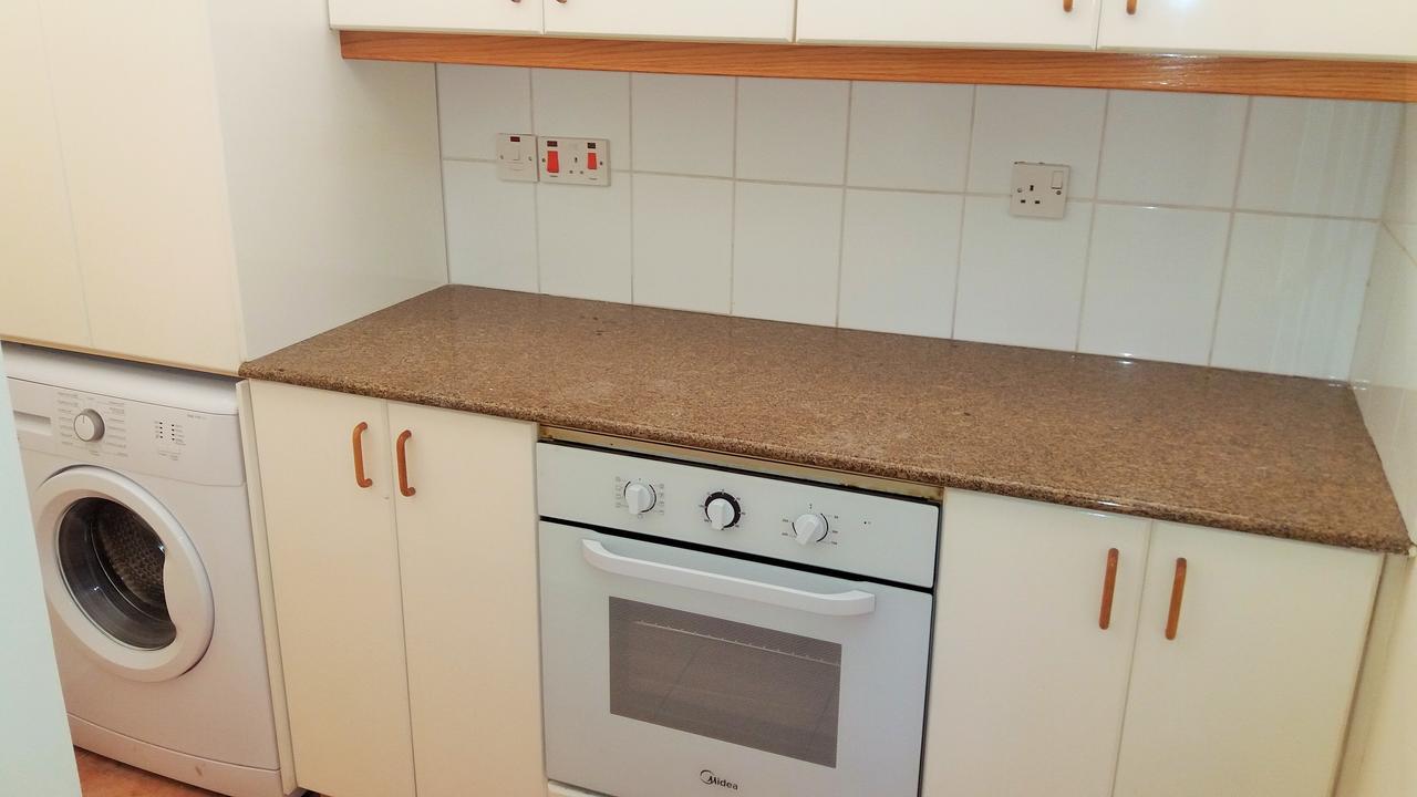 דירות לרנקה 312 Depa Court מראה חיצוני תמונה